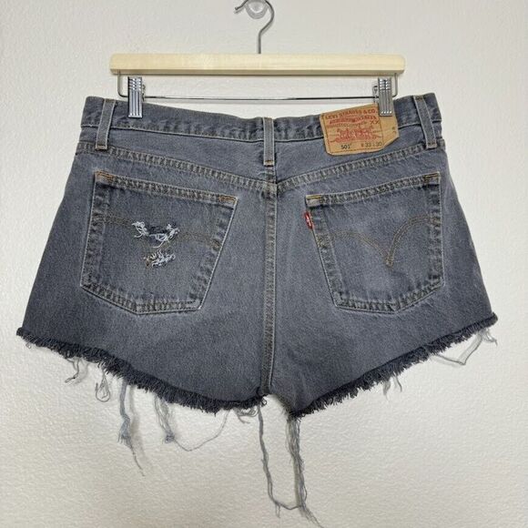 VINTAGE Levis 501 Short Size 33 Charcoal Button Fly Distressed Cut Off Upcycled - Picture 12 of 12